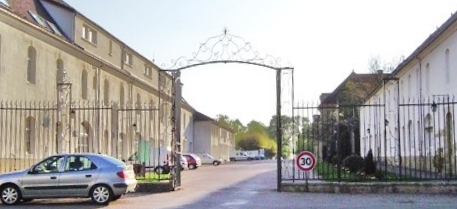 Portique entrée hôpital à St-Remy